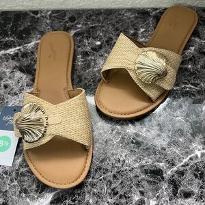 Universal Thread Women's Nesryn Raffia Shell Ornament Slide Sandals - Tan 8.5